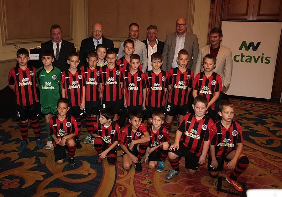 "Актавис" подаде ръка на "Локо" (Сф)