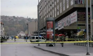 Експлозии разтърсиха Анкара