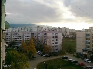 Горя склад за дървени материали в София