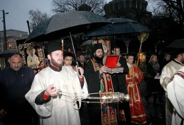 СУ с частица от мощите на св. Климент Охридски