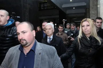 Волен: Искат да ме изкарат от политиката
