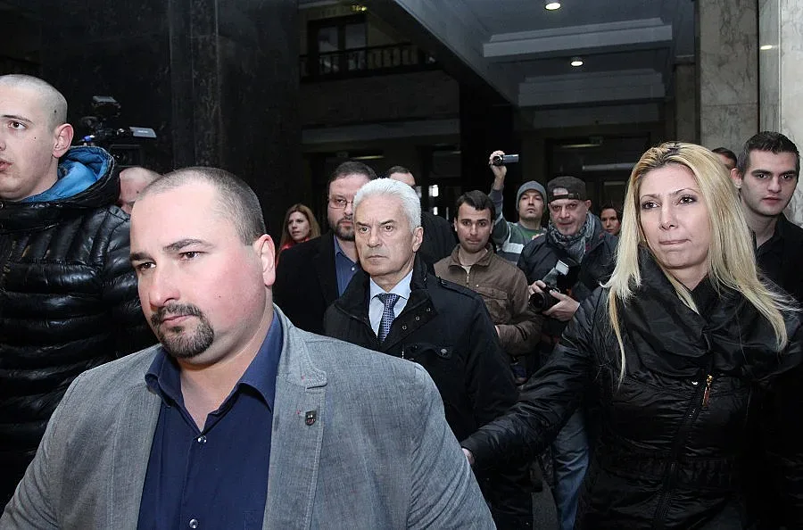 Волен: Искат да ме изкарат от политиката