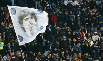 Режат феновете на "Наполи" за Брюж