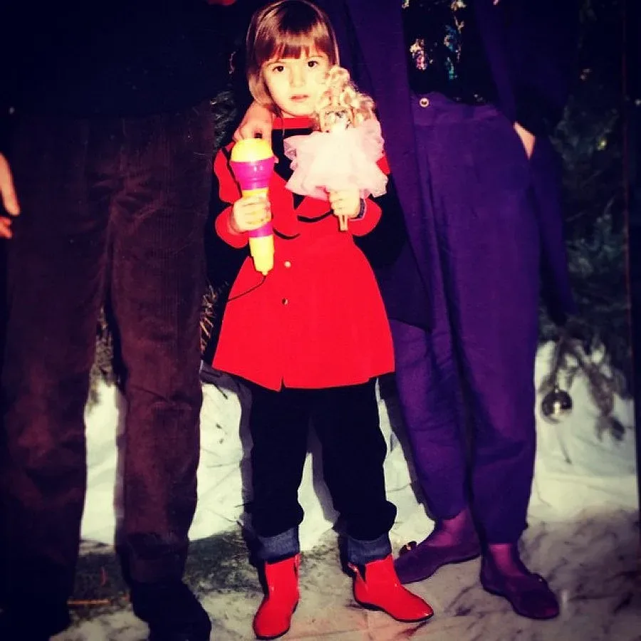 Загадка: Кое е това момиченце?