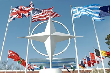 НАТО: Поддържаме контакт с Турция