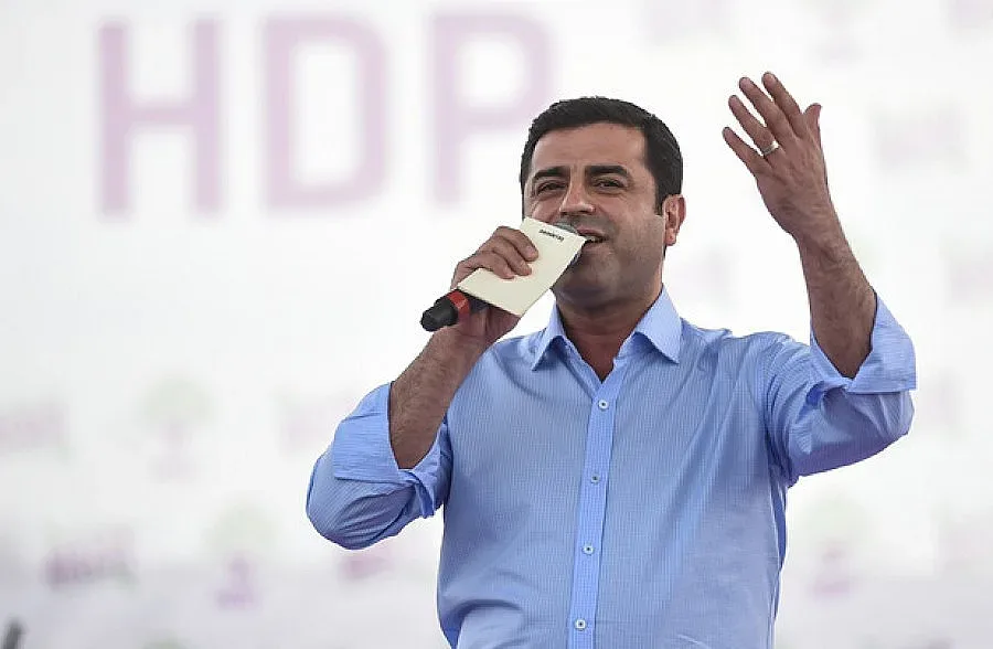 Кюрдски лидер се размина с куршум