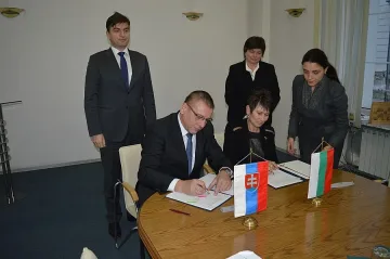 Активизираме икономическото сътрудничество със Словакия