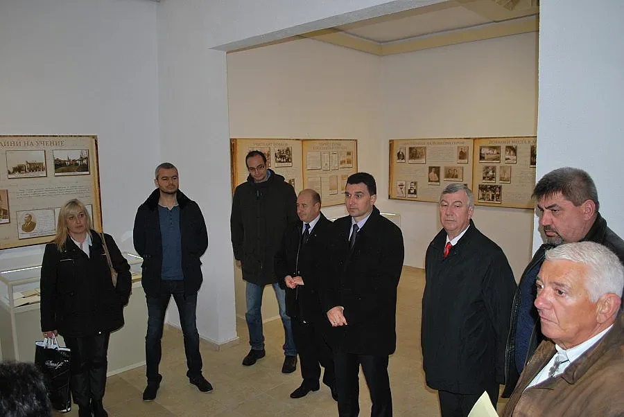 Музеят на Йовков в Красен с факсимиле от кръщелното му