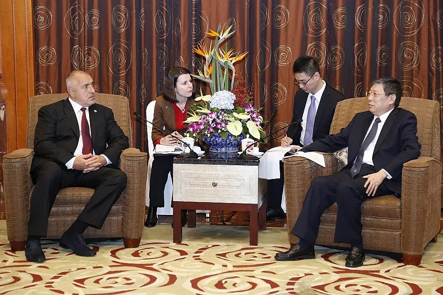 Кметът на Шанхай се буди с БГ кисело мляко