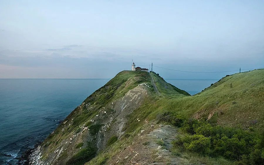 Вятър със скорост 28 м/сек. на Емине