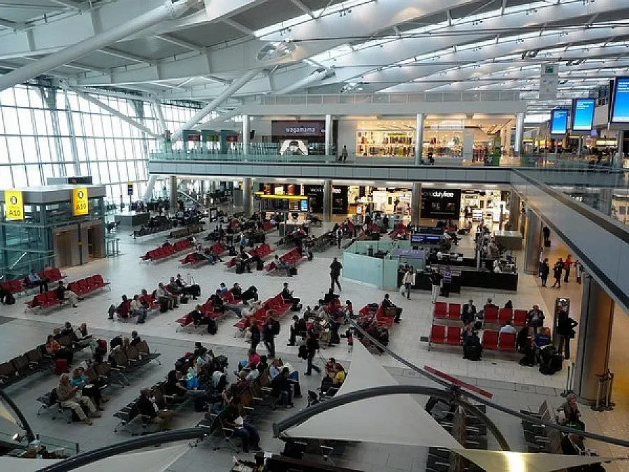 Нова паника в Лондон, евакуират летище "Гетуик"