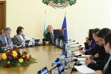 Премиерът и 7 министри на посещение в Китай