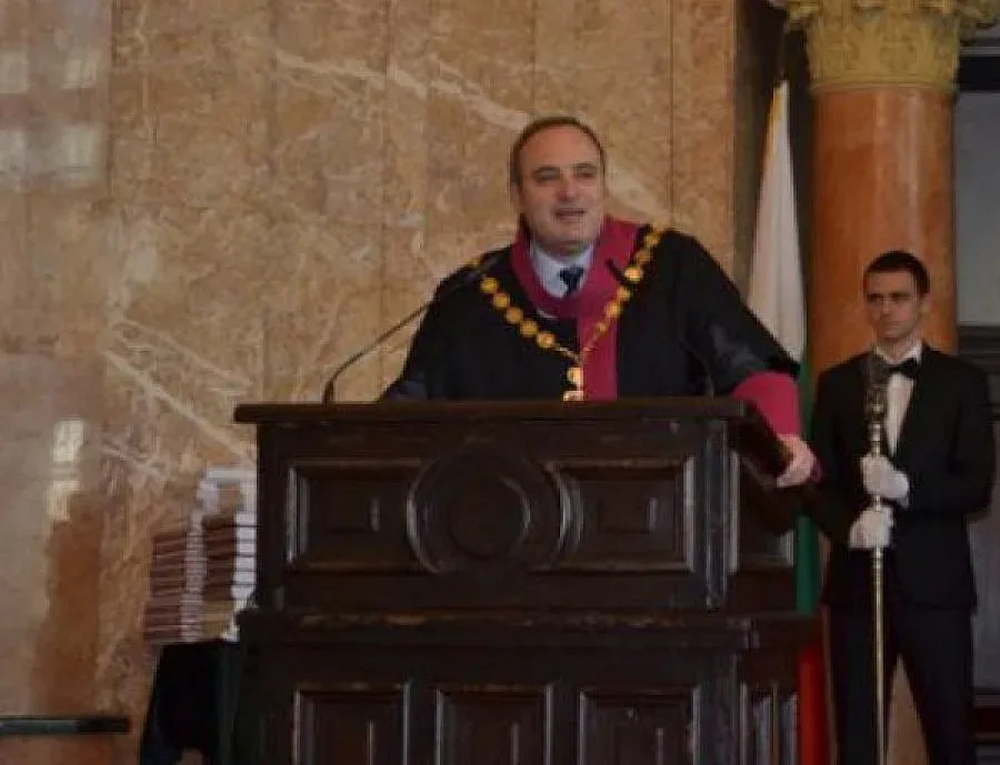 Новият ректор на СУ иска по-трудни матури