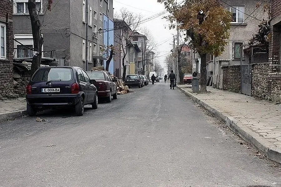 Монтират нови улични табели в Благоевград