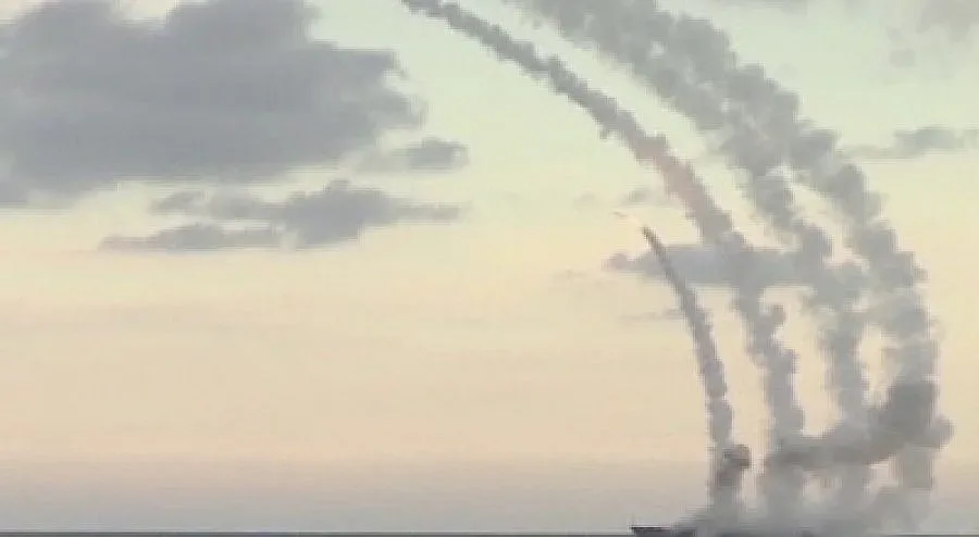 Нови въздушни удари срещу „Ислямска държава”