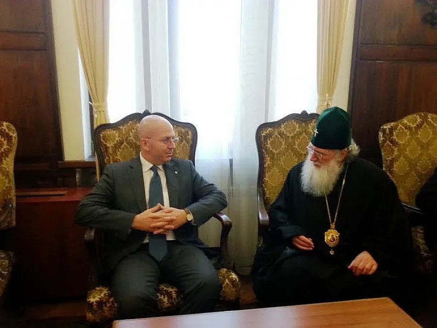 Неофит обеща подкрепа на българите зад граница