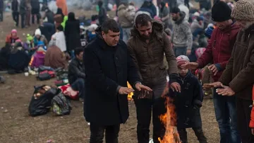 Македония връща с оръжие мигрантите от Гърция