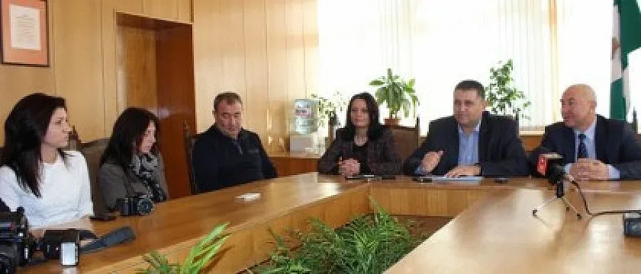 Кметът на Разград  представи половината от новия си екип