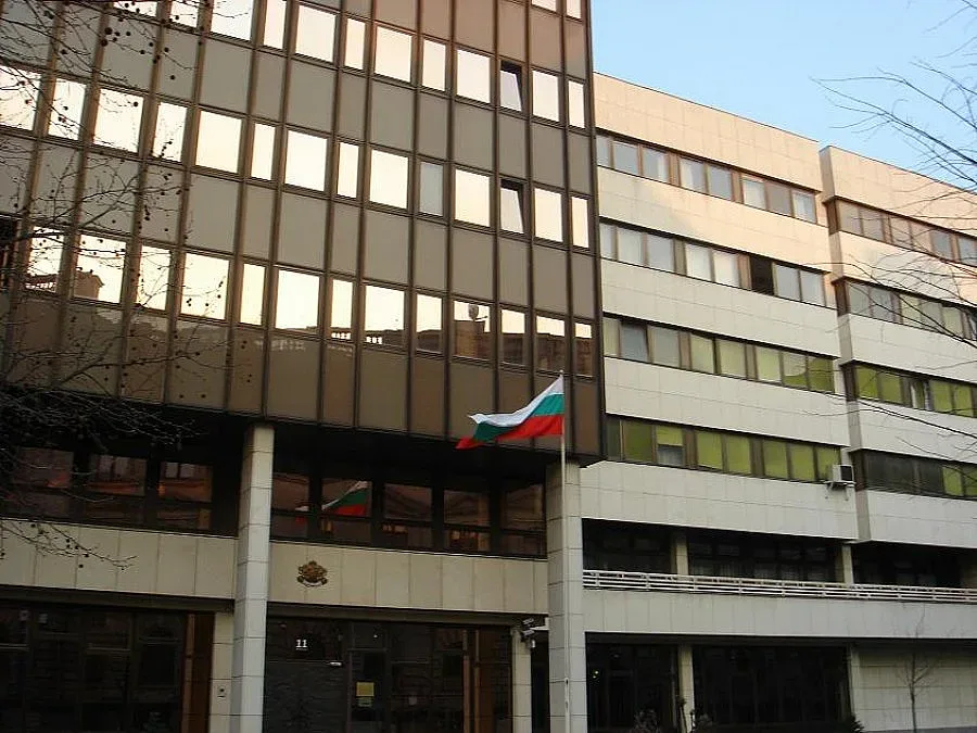 Отцепиха района около българското посолство в Берлин