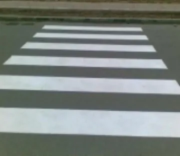 Стар шофьор блъсна жена на „зебра”