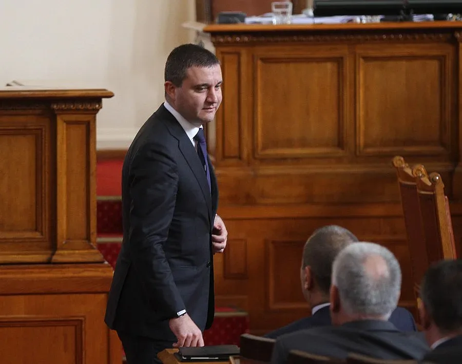 Пет партии удариха рамо на бюджета  