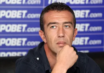 "Славия" проси пари от "сините"