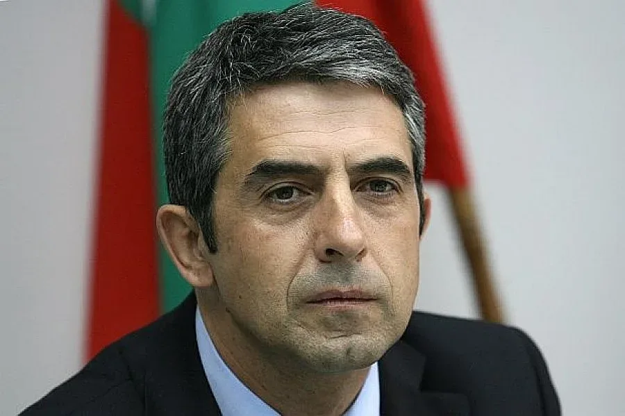 Москва сравни Плевнелиев със земята