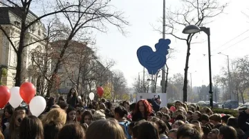 Разноцветни петли радват столичани дни преди  "Детската Евровизия"