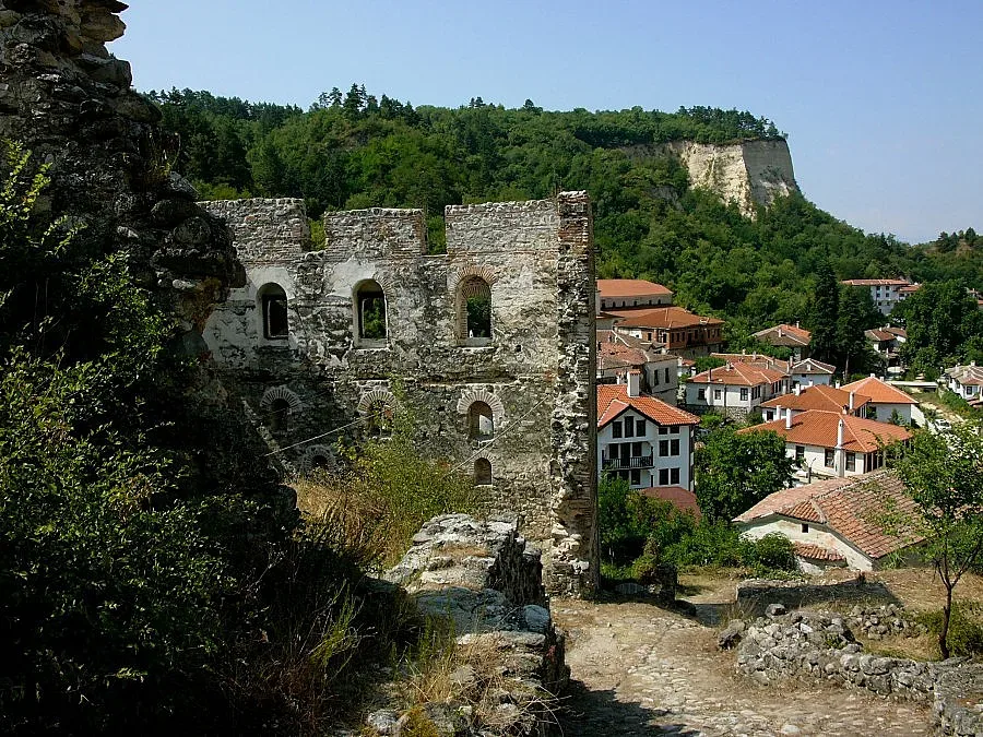 Студенти атакуват Мелник за празника си