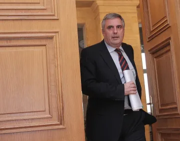 Калфин: Плевнелиев да внимава какво говори