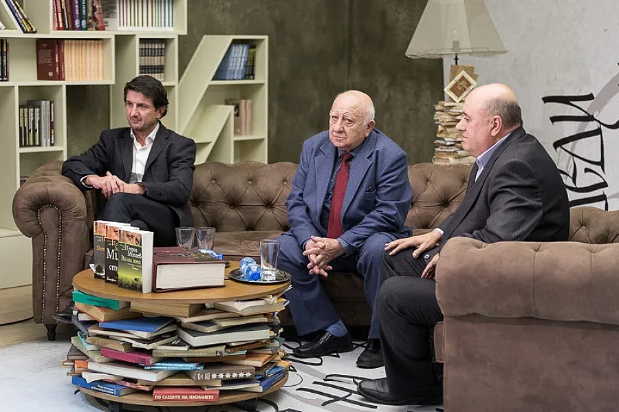 Закуска на тревата във "Витгенщайн"