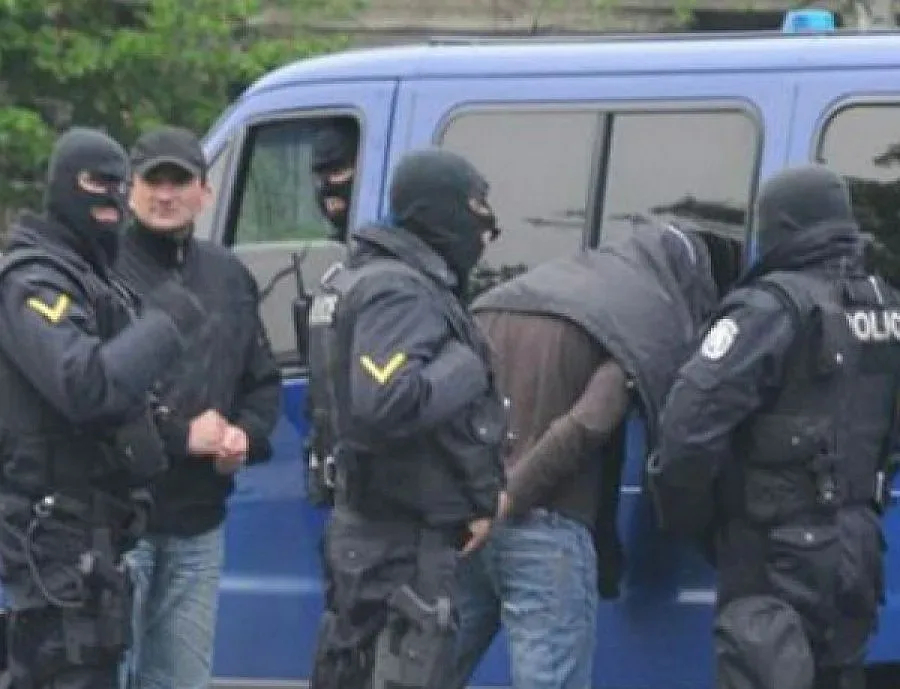 Бабата иска домашен арест: Тежко болен съм