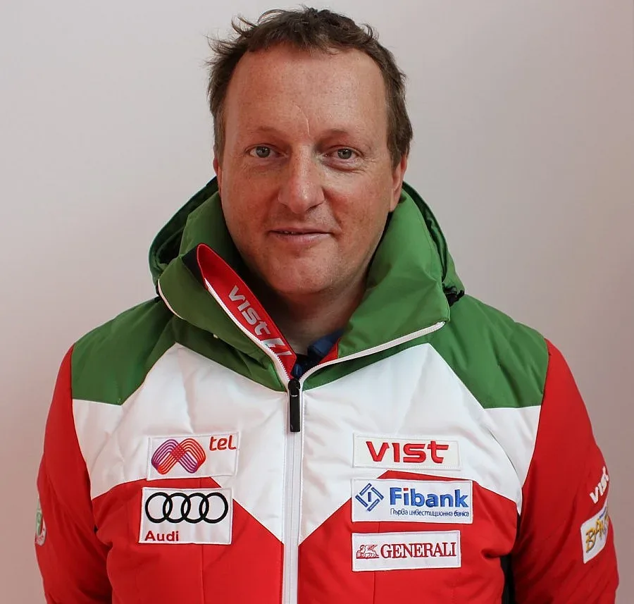 Загина главният треньор на скиорите алпийци Драго Грубелник