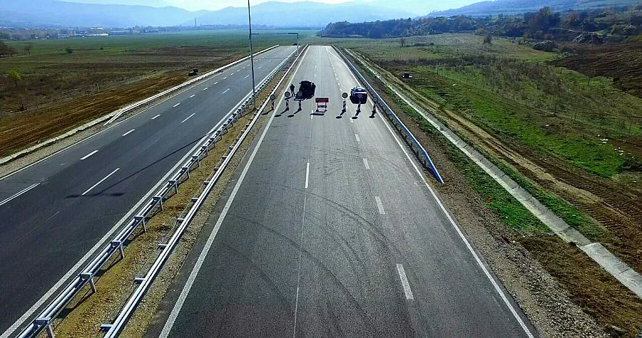 Нови знаци спират шофьори в края на Лот 2 на АМ „Струма”