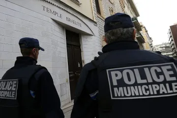 Акцията в Сен Дени продължава, търси се мозъкът на атентатите