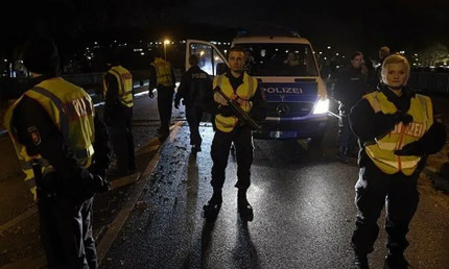 Не са открити експлозиви на стадиона в Хановер