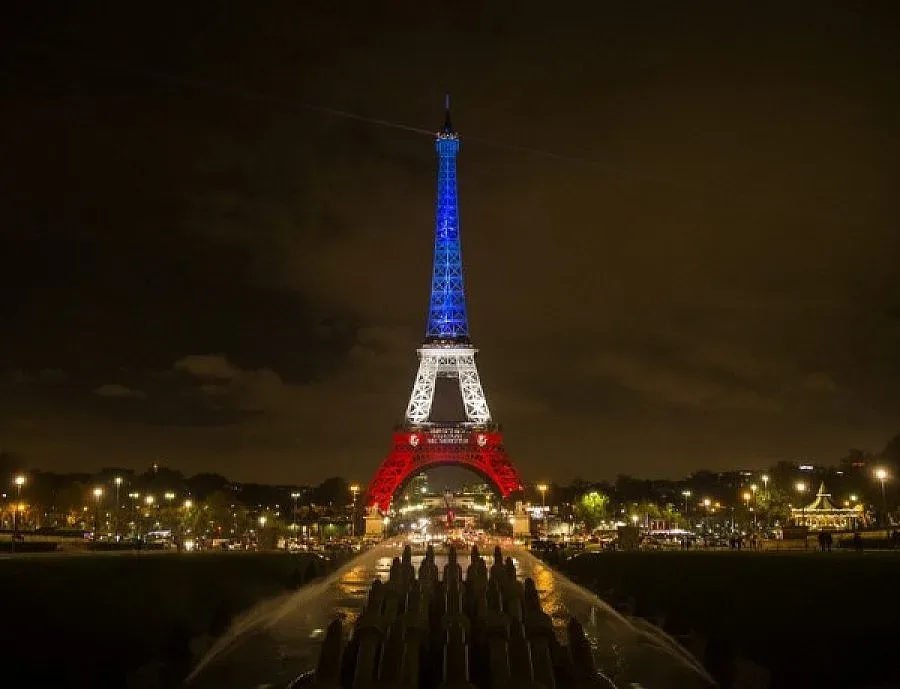 Видео от Париж показва 9 екстремисти на атентатите 