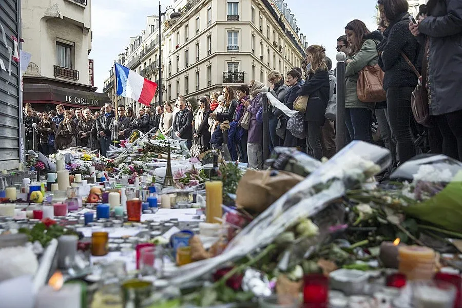 Уран, Плутон и Марс дърпат спусъка в нощта на 13 ноември