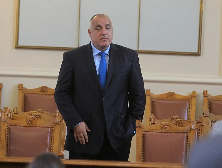 Премиерът: Волен Сидеров няма къде да се укрие