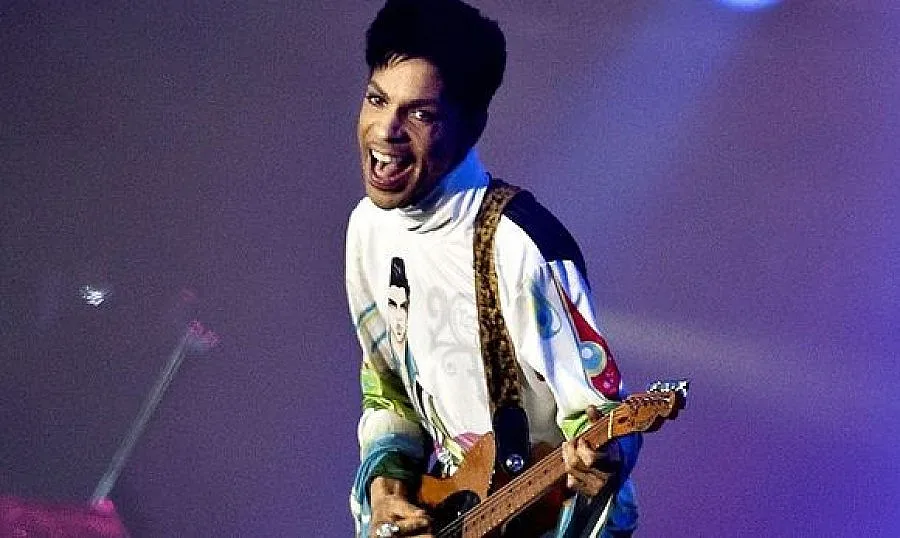 И Prince отмени концерта си след Париж