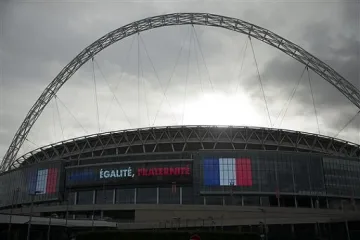 Футболистите на Франция кацнаха в Лондон, потънали в траур