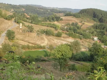 Бивш кмет води туристи на село с изкуство
