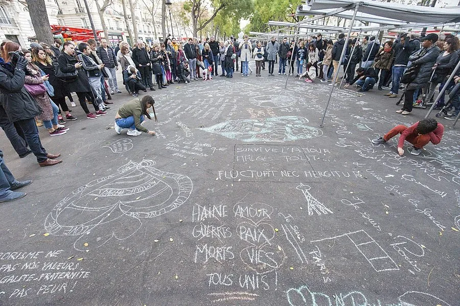 Парижани не се дават на страха