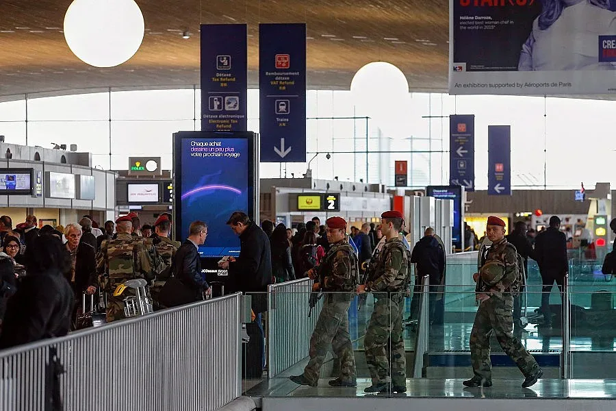 Паниката след терора удари туризма ни