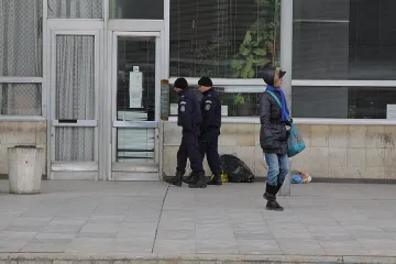 Полицаи дебнат  по гари и молове