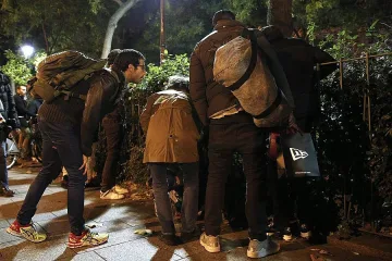 ВИДЕО: Френските фенове пеят "Марсилезата", напускайки стадиона 