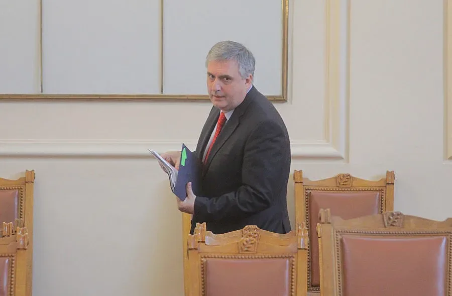 Калфин: Няма да има оскубани полицаи