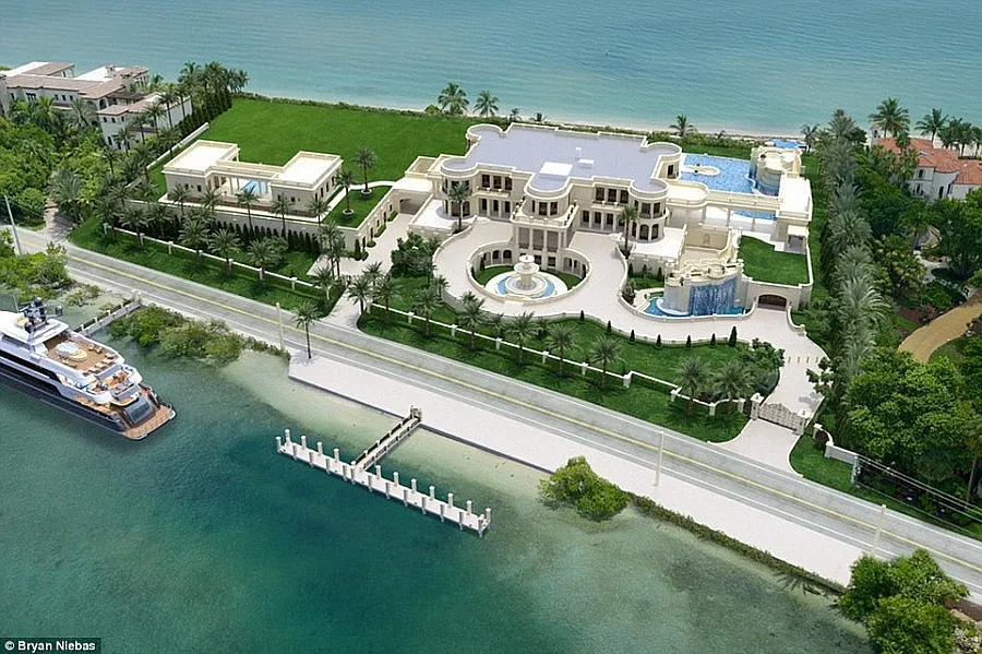 Продават за $159 млн. дворец на плажа