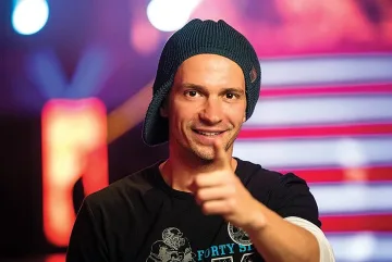 Део влиза пак в Къщата