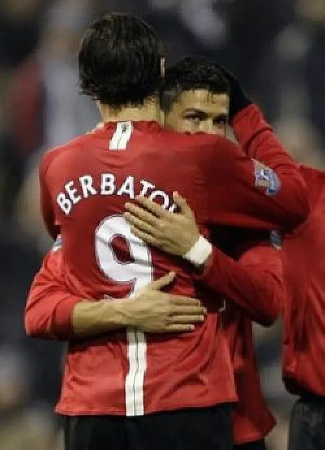 Бербатов избра Роналдо пред Меси